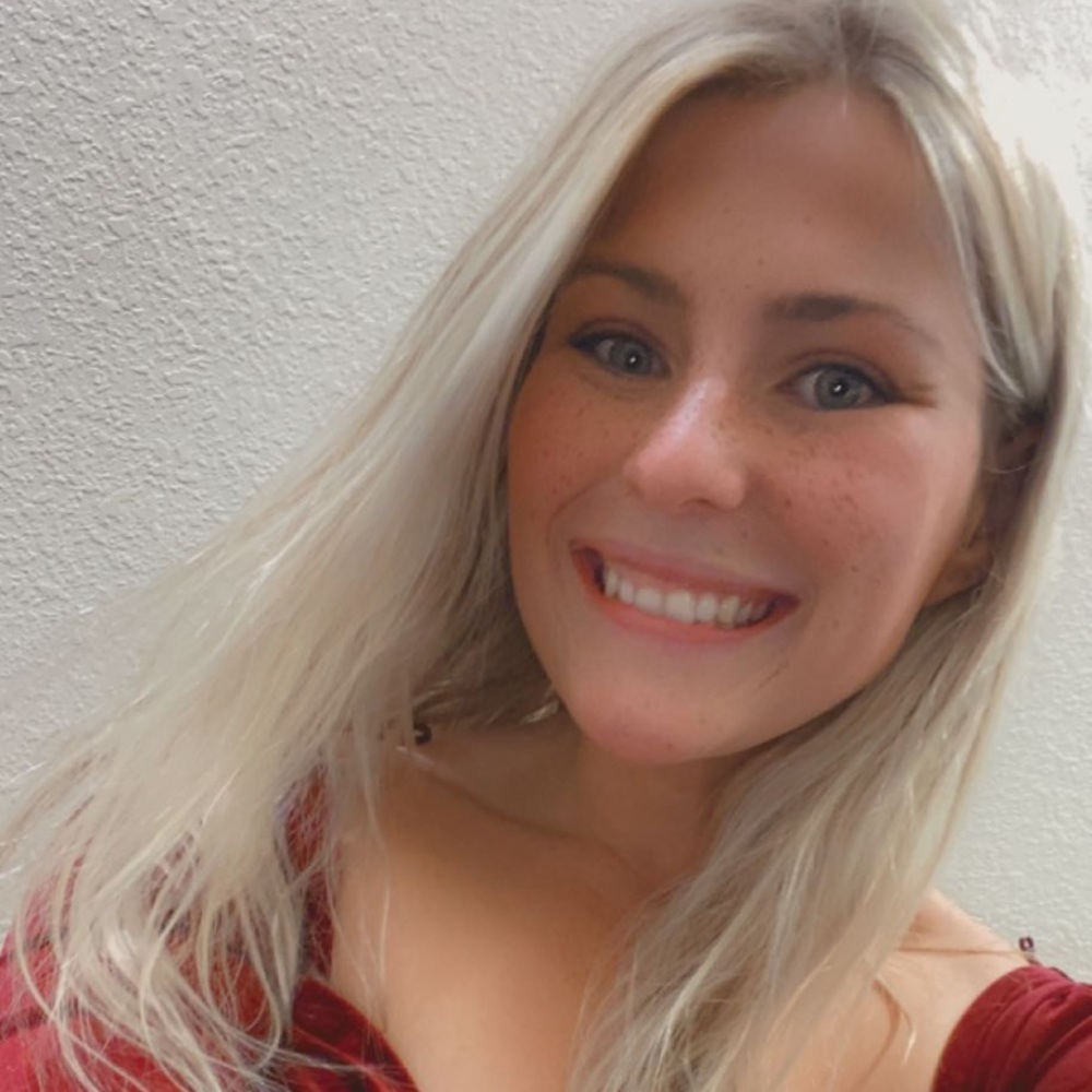 Meet your Posher, Katelyn